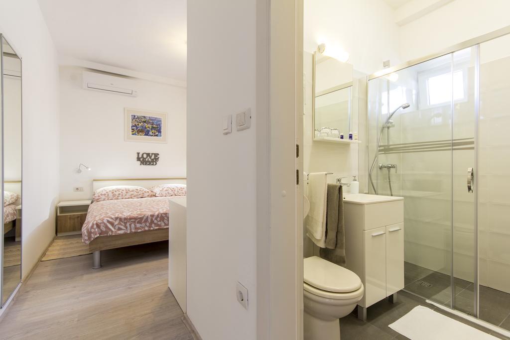 Rooms Vilena Medulin Exterior photo