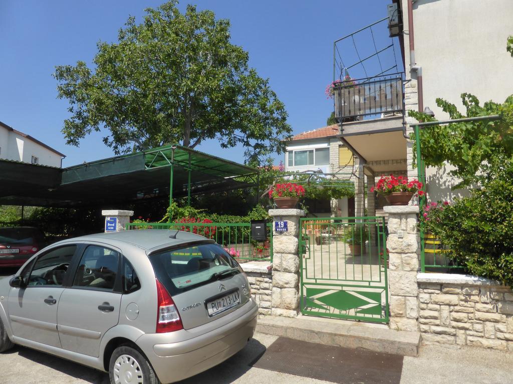Rooms Vilena Medulin Exterior photo